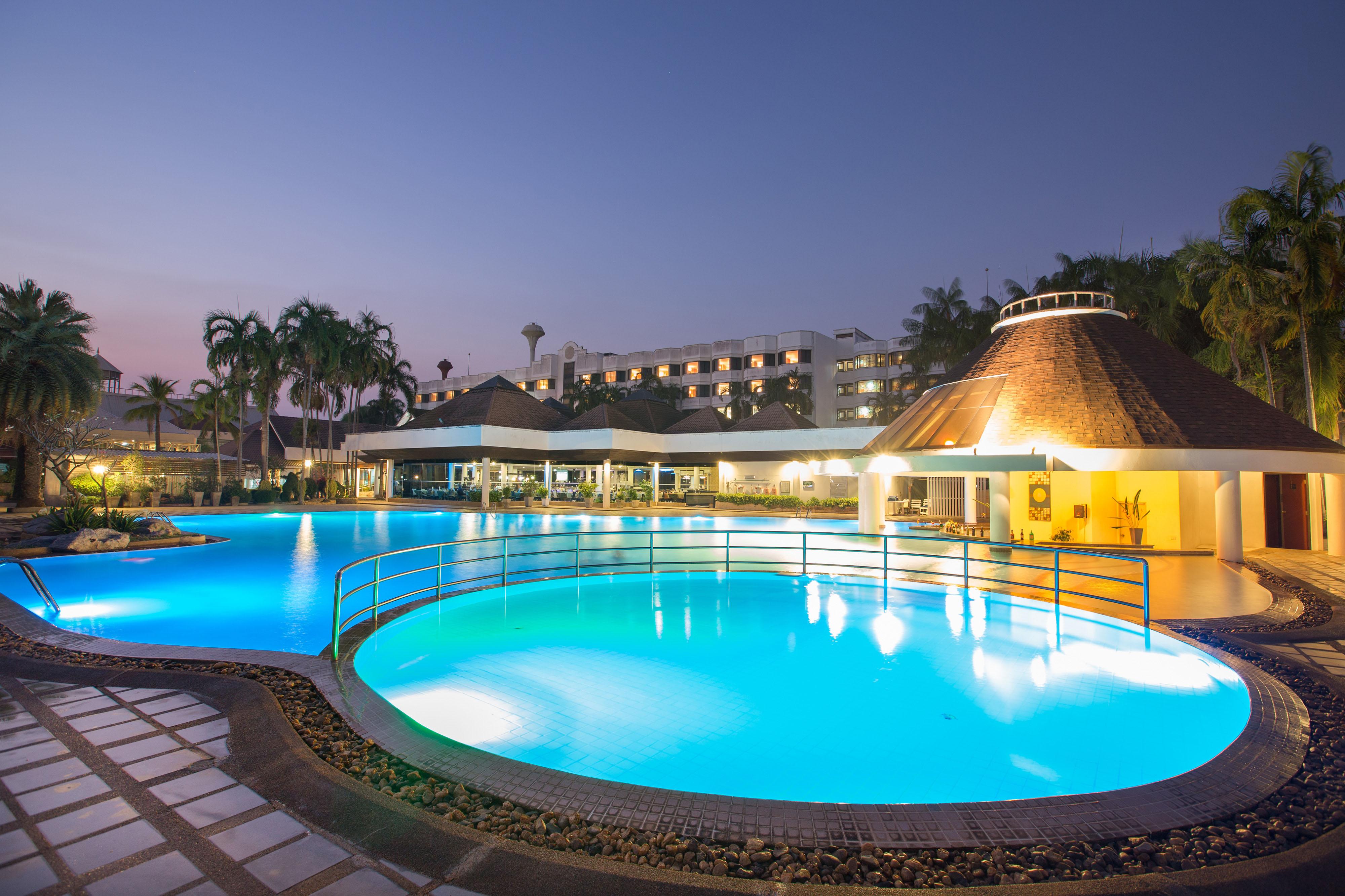 The Imperial Hotel & Convention Centre Phitsanulok Bagian luar foto
