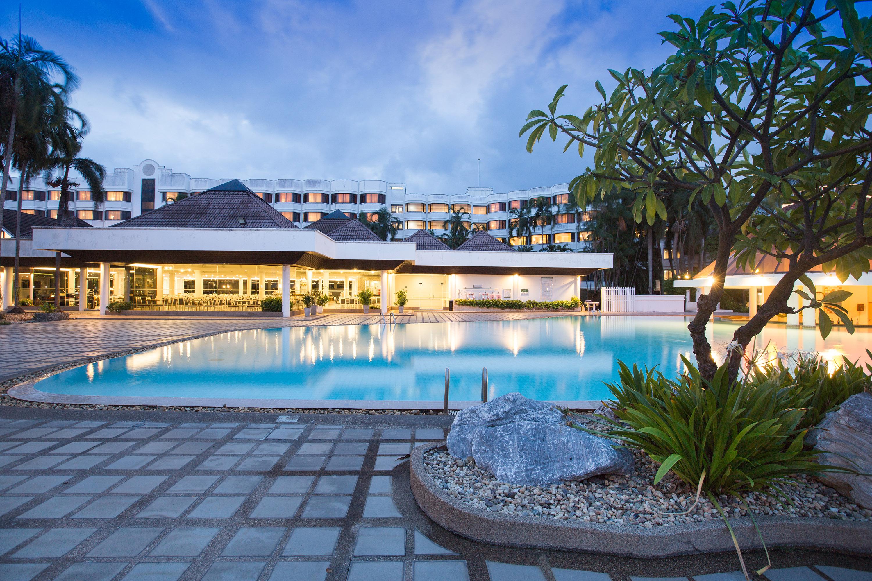 The Imperial Hotel & Convention Centre Phitsanulok Bagian luar foto