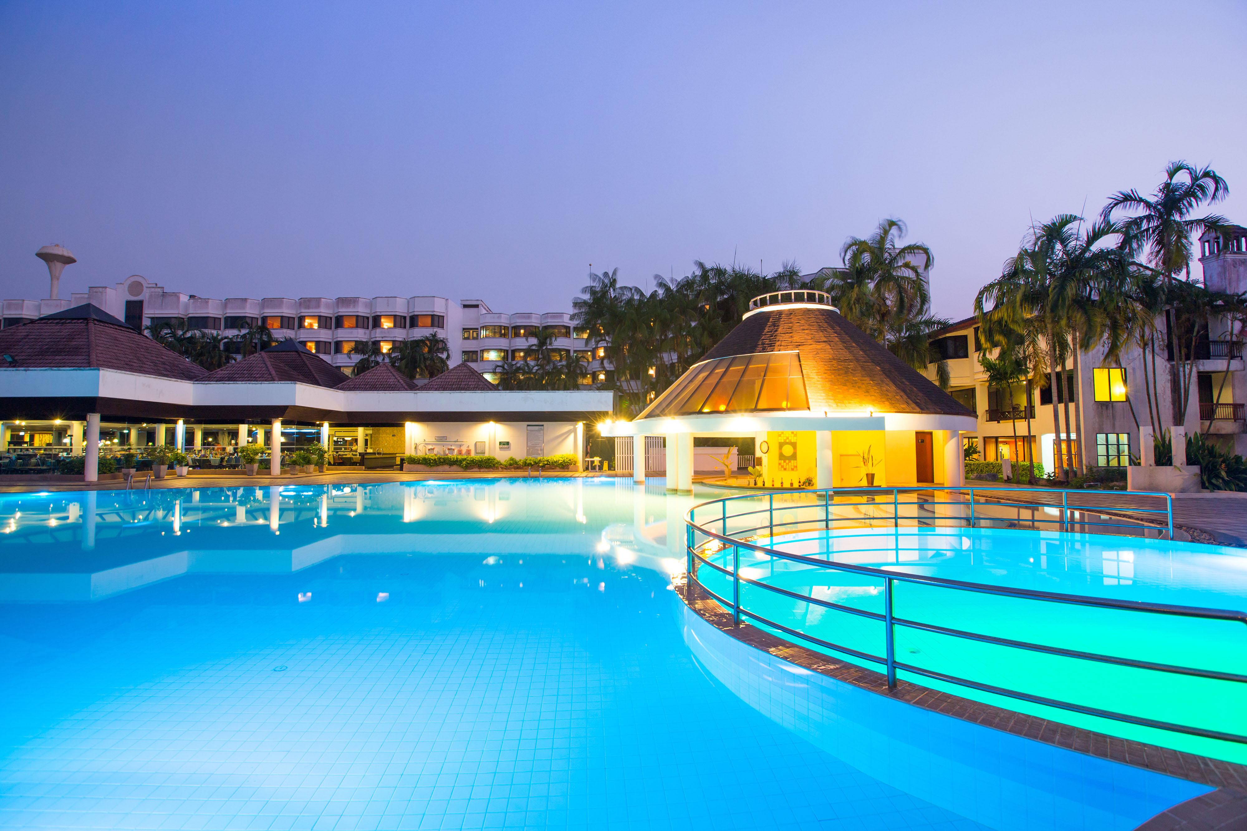 The Imperial Hotel & Convention Centre Phitsanulok Bagian luar foto