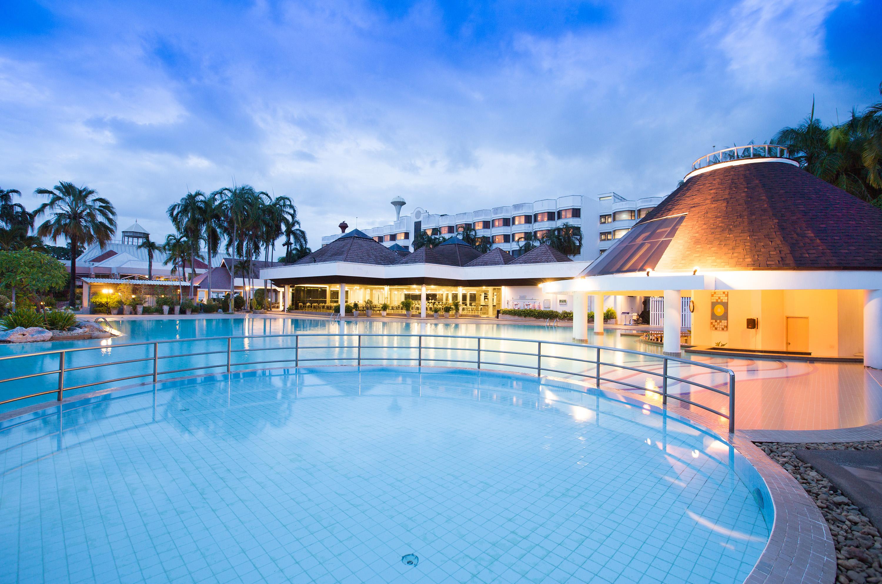 The Imperial Hotel & Convention Centre Phitsanulok Bagian luar foto