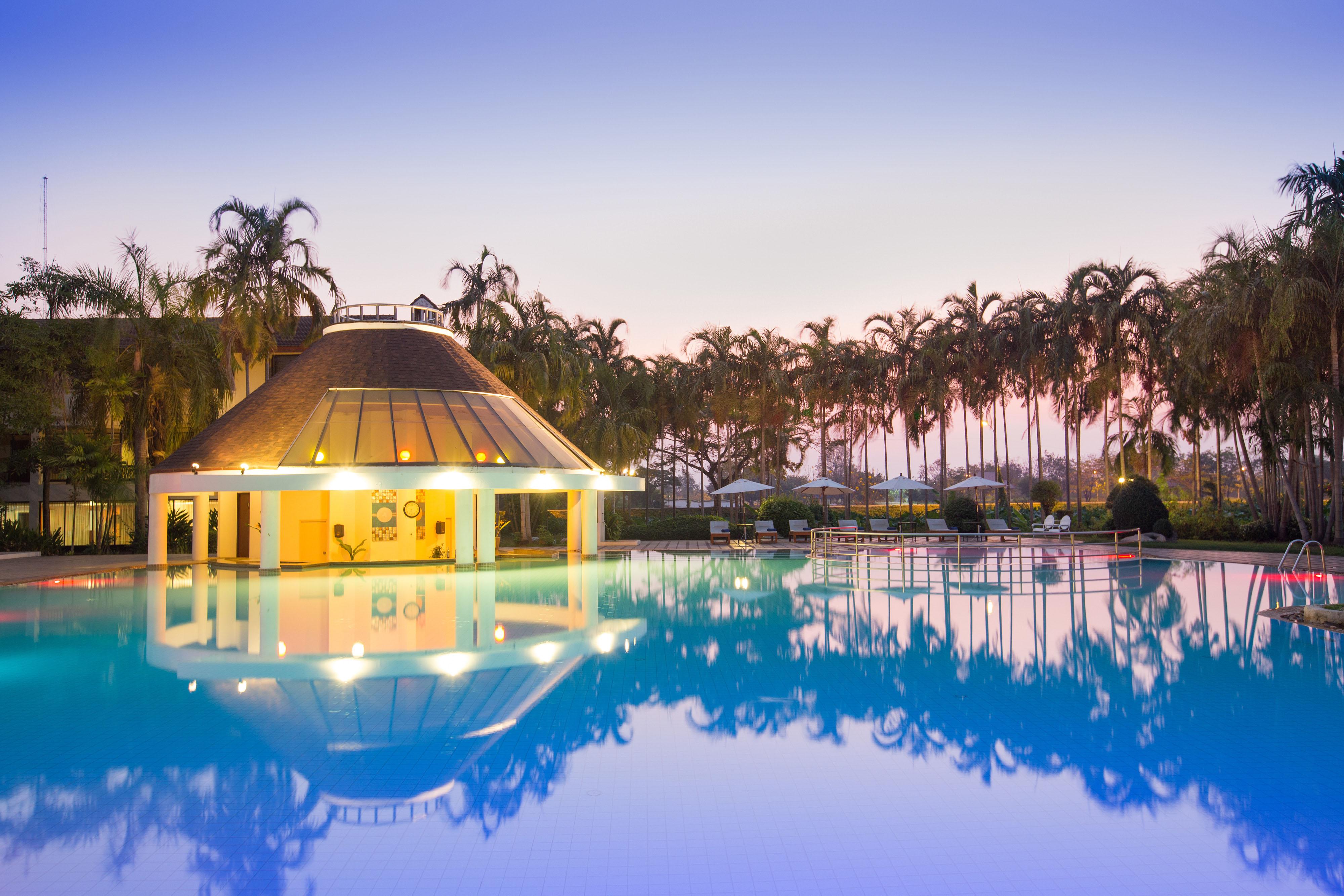 The Imperial Hotel & Convention Centre Phitsanulok Bagian luar foto