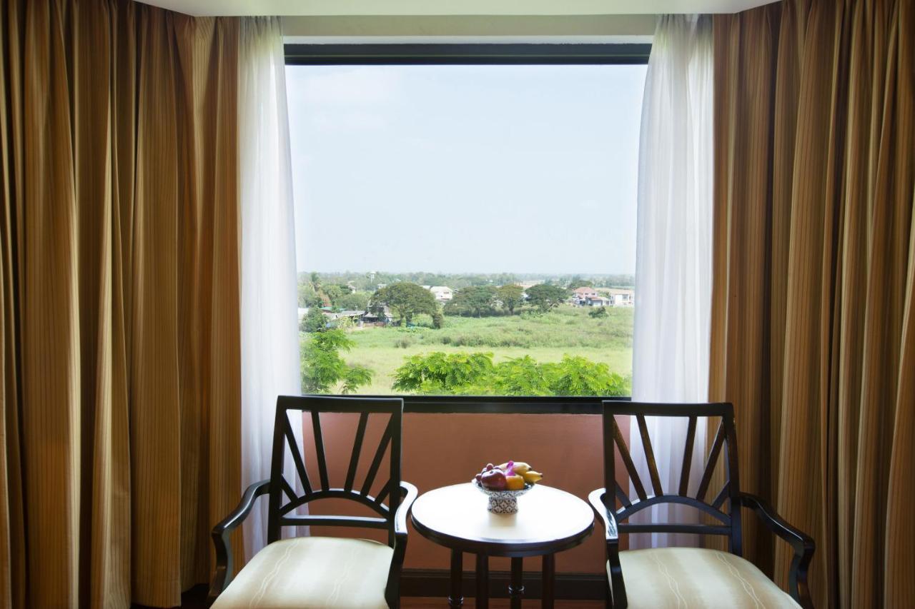 The Imperial Hotel & Convention Centre Phitsanulok Bagian luar foto