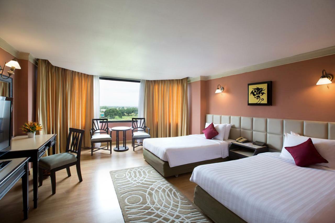 The Imperial Hotel & Convention Centre Phitsanulok Bagian luar foto